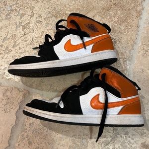 Boys Nike Air Jordan 1 - Orange and Black - Size 2.5